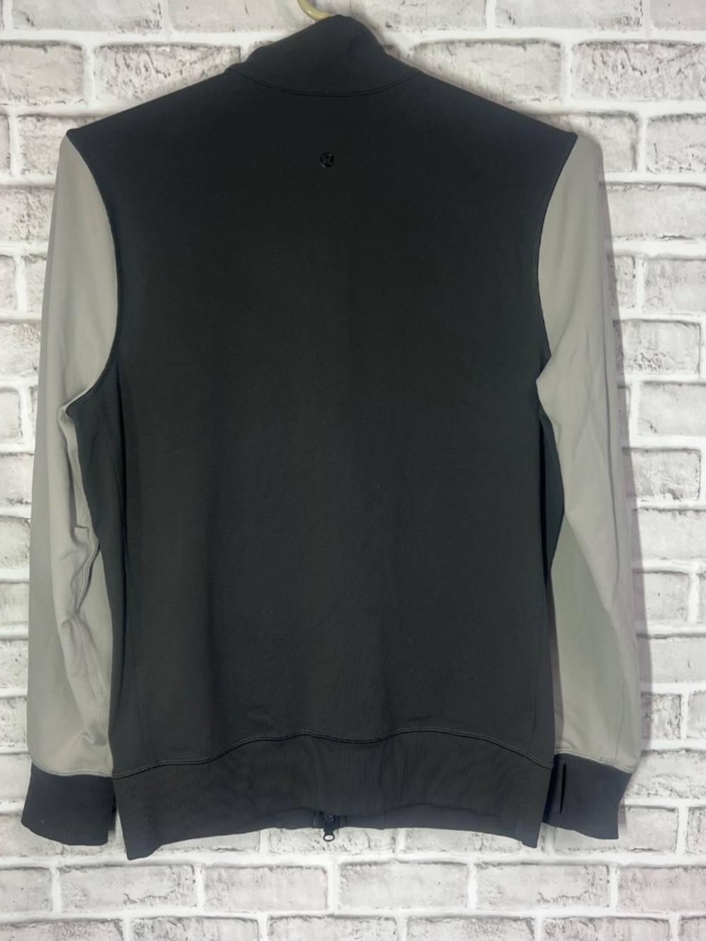 |•LULULEMON•| Black & Gray Full Zip Athletic Performance Jacket Men’s Medium - Picture 7 of 12
